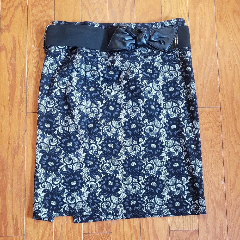 Speak2me- Pencil Skirt!